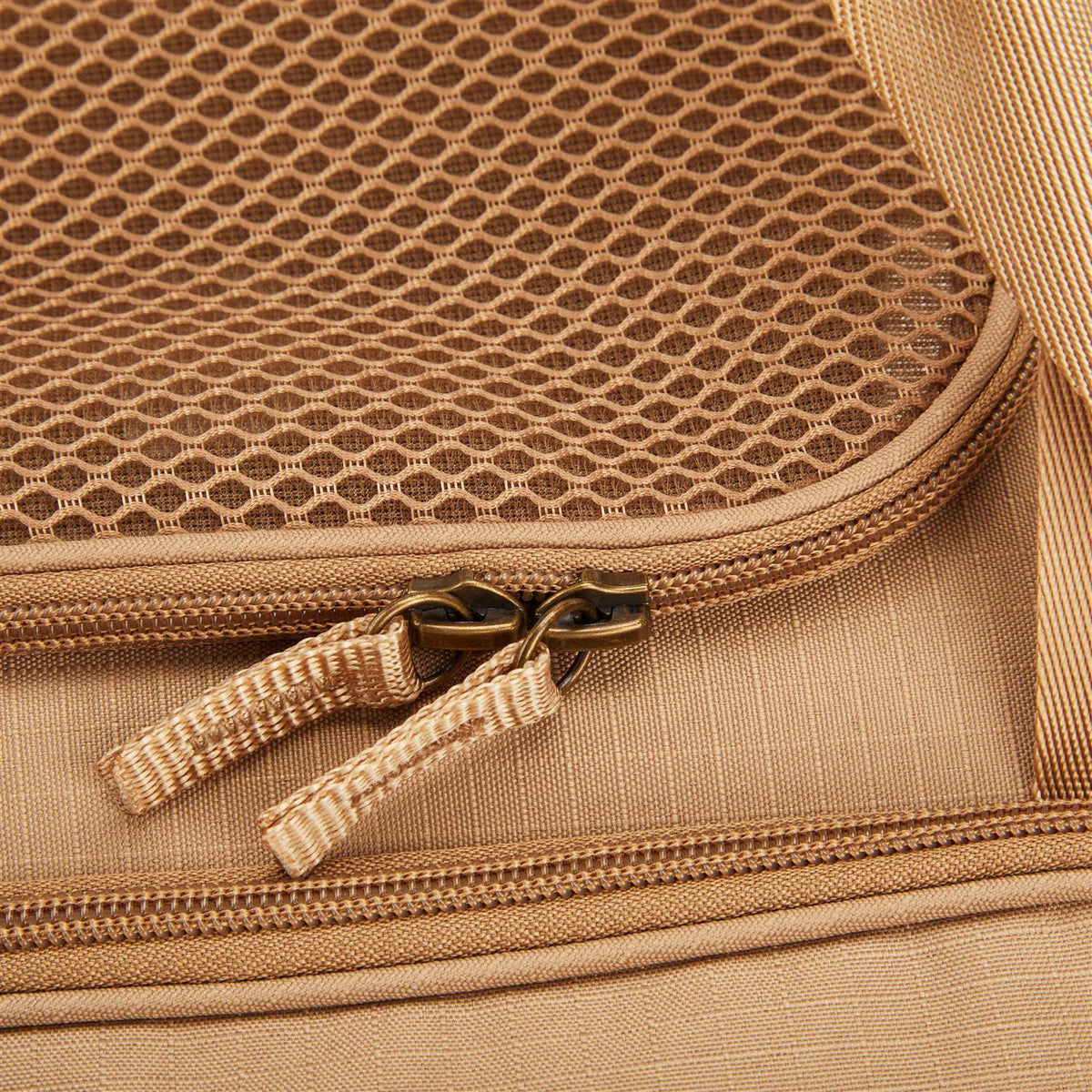 Fold-Out Pet Carrier Q18921