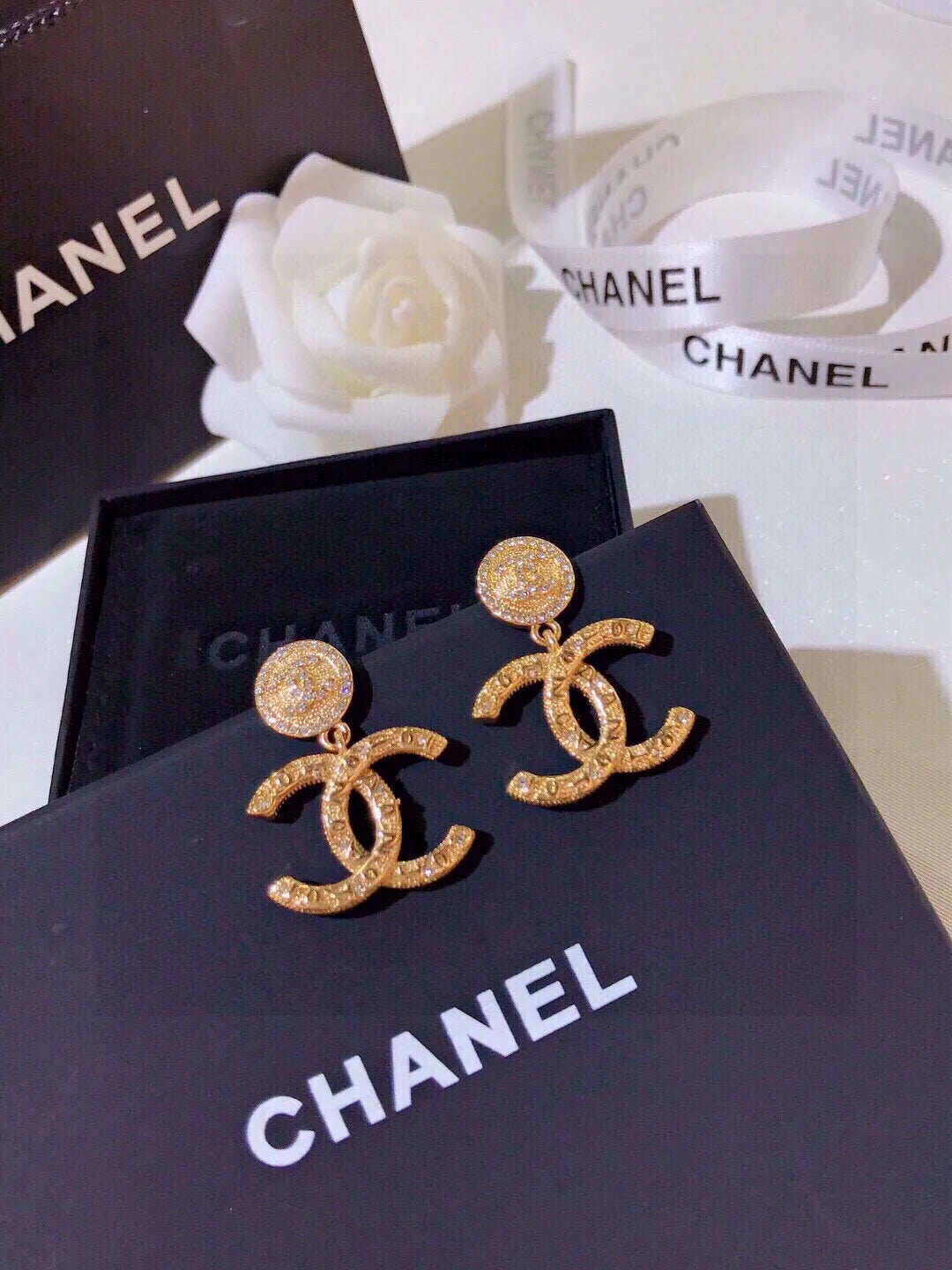 Jewelry J587